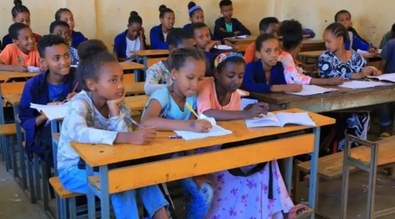 ‘Itoophiyaatti manneen barnootaa 5,500 ol tajaajila kennaa hin jiran’ – Komishinii Mirga Namoomaa